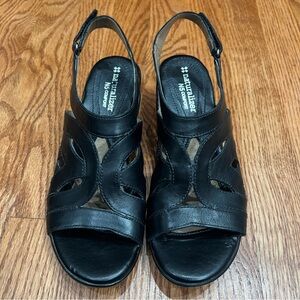 Naturalizer Tussle Women Size 6M Wedge Strap-on Sandals